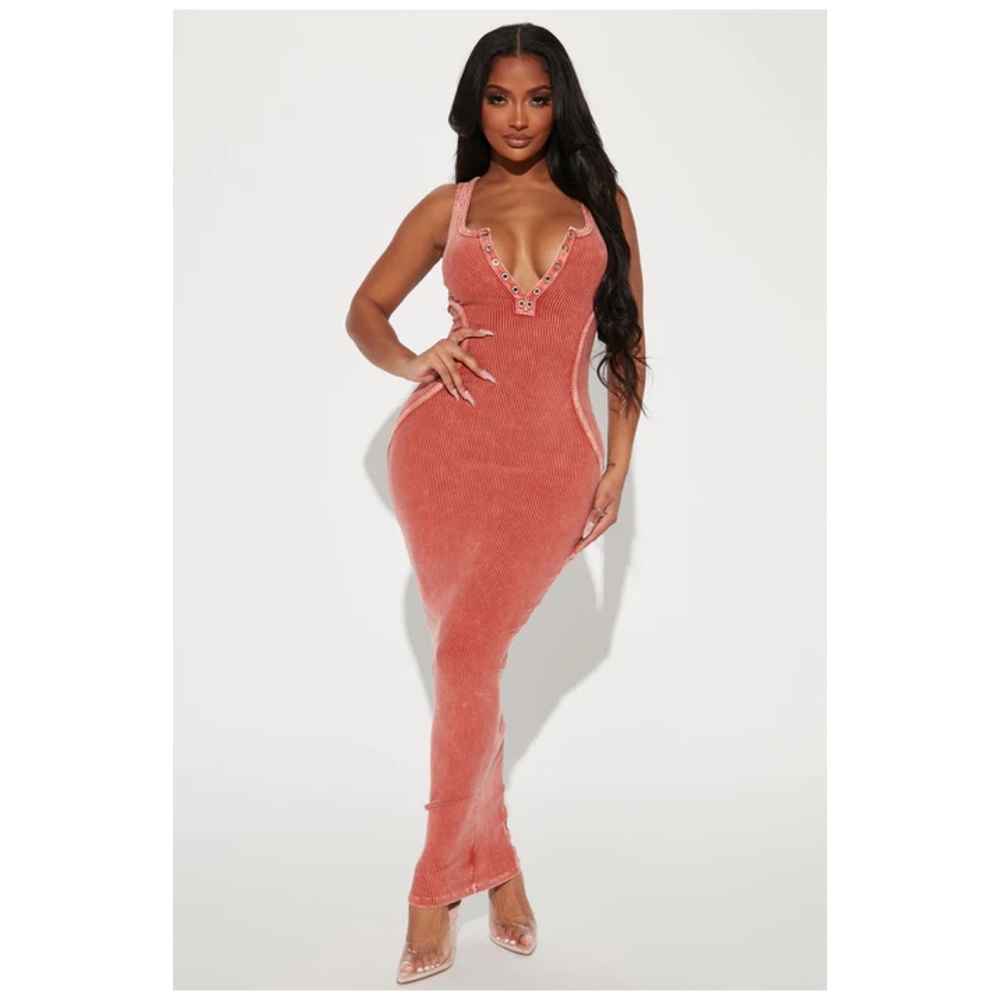 NWT Fashion Nova Womens Rust V-Neck Bodycon Midi Dress